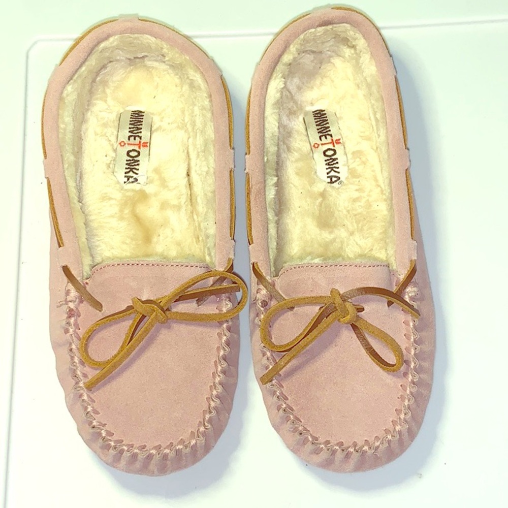 Minnetonka Light Pink Moccasins